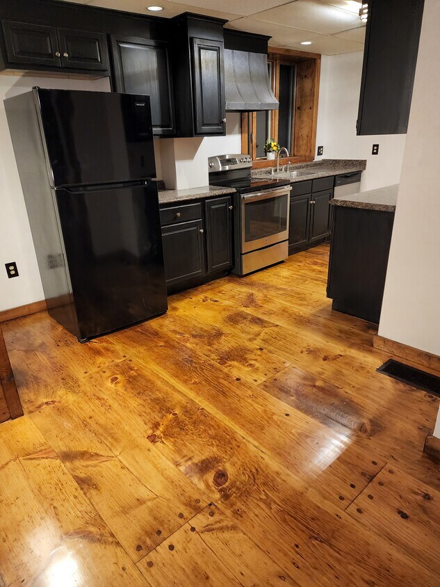 585 Main St, Somers, CT 06071 Townhome Rentals in Somers CT