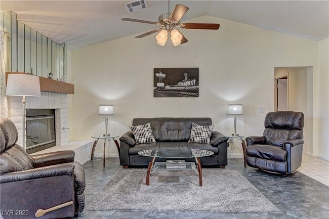 Building Photo - 8912 Signal Terrace Dr