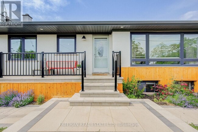 Building Photo - 26 Edgeware Dr