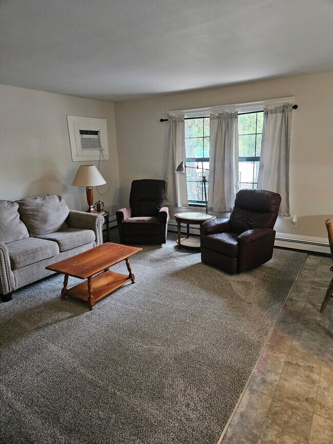 Foto del edificio - 8434 Silver Lake Rd