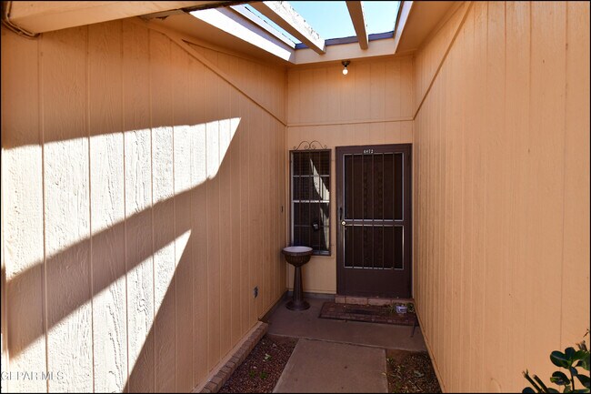 Foto del edificio - 4872 Maureen Cir