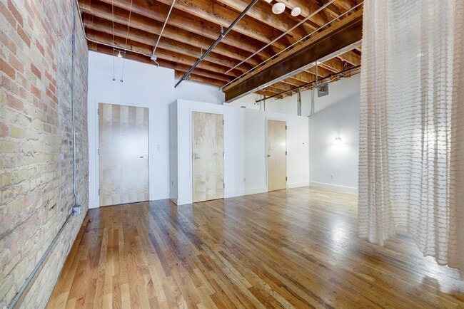 Foto del edificio - 411 Brazos St