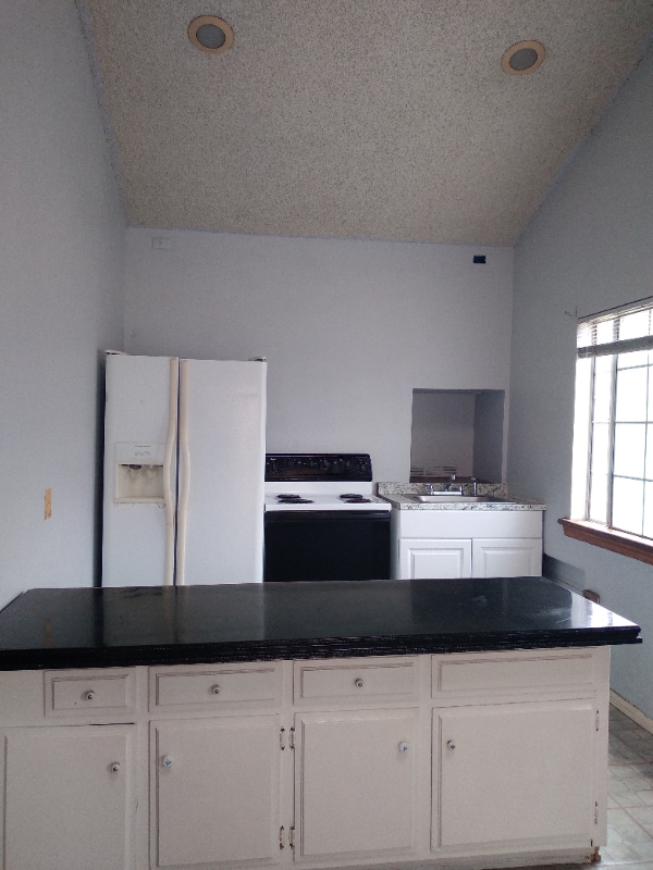 Building Photo - 12864 Raintree Ct