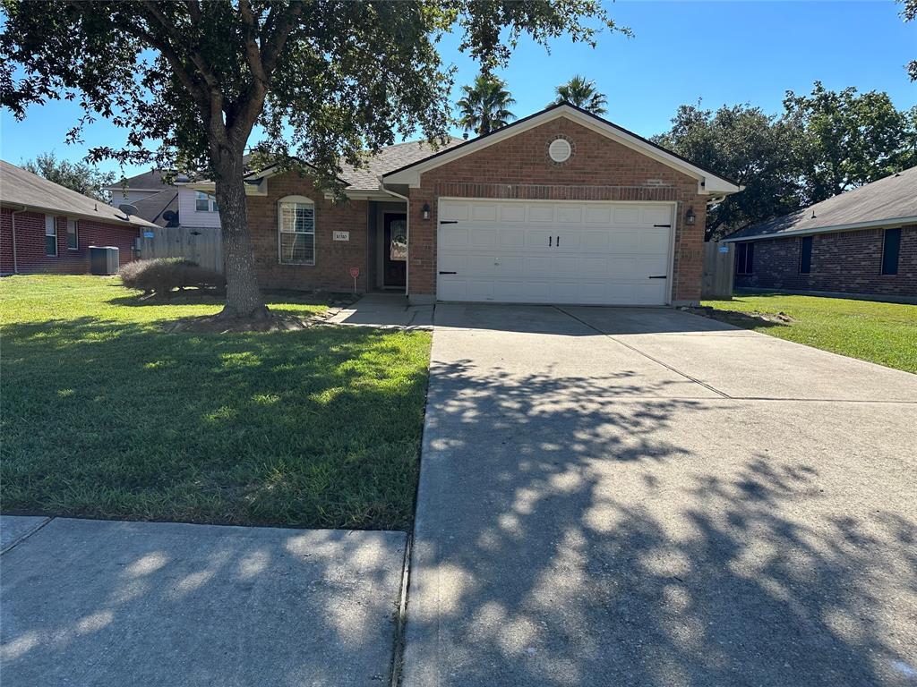 Foto principal - 10310 Redwood Dr