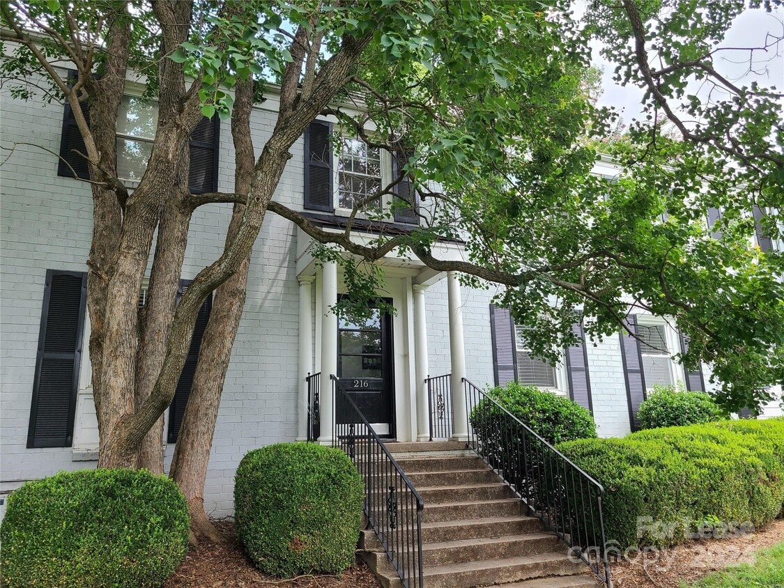 Primary Photo - 216 Wakefield Dr