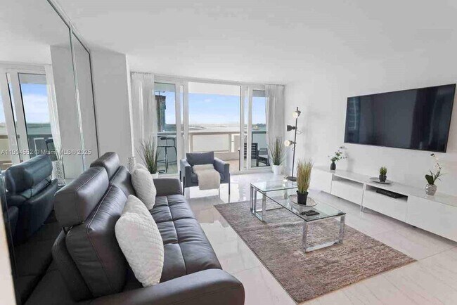 Foto del edificio - 1717 N Bayshore Dr