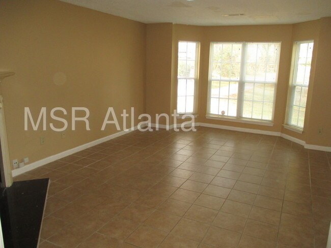 Building Photo - 6455 Thompson Dr