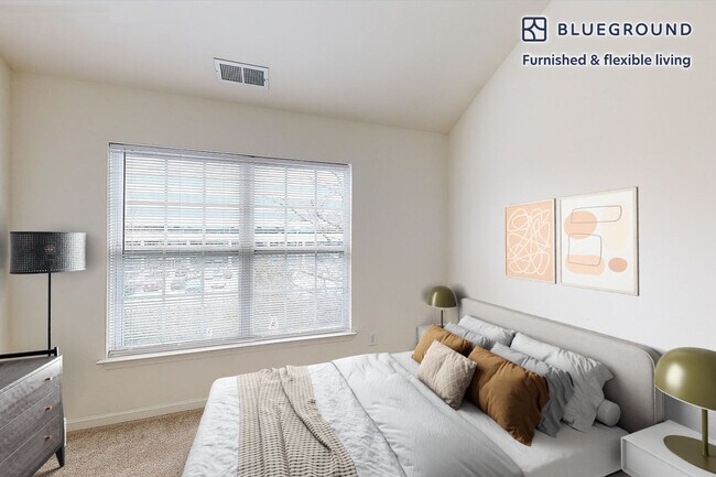 Foto del edificio - 998 Stewart Ave