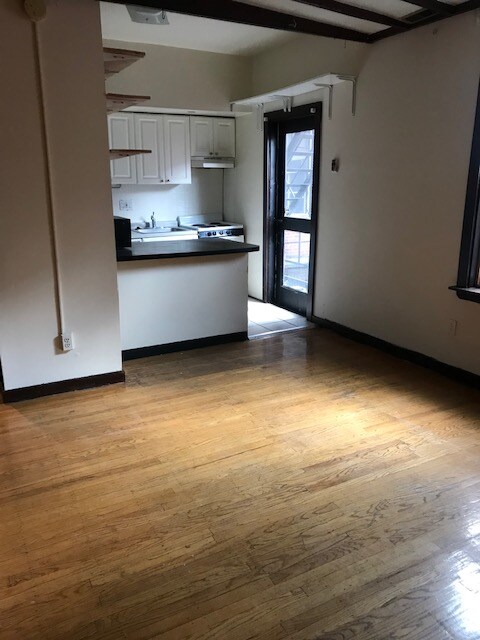 Primary Photo - 2039 Walnut St