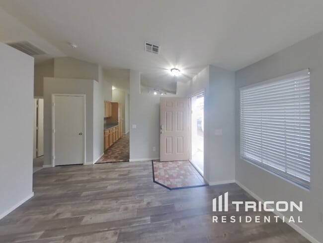 Building Photo - 2900 Mt Hope Dr
