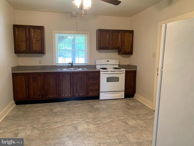 Building Photo - 15049 Molly Pitcher Hwy