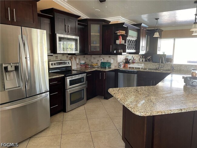 Foto del edificio - 531 SW 39th Terrace