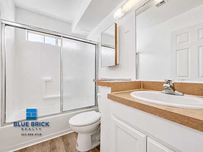 Foto del edificio - 7308 Canby Ave