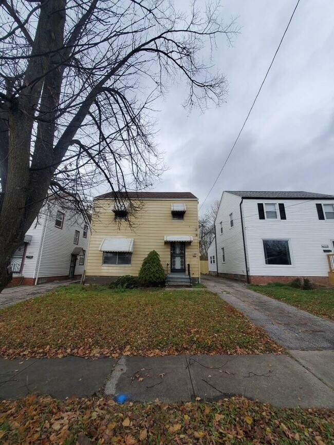 Building Photo - Charming 3-Bedroom Property in Prime Locat...