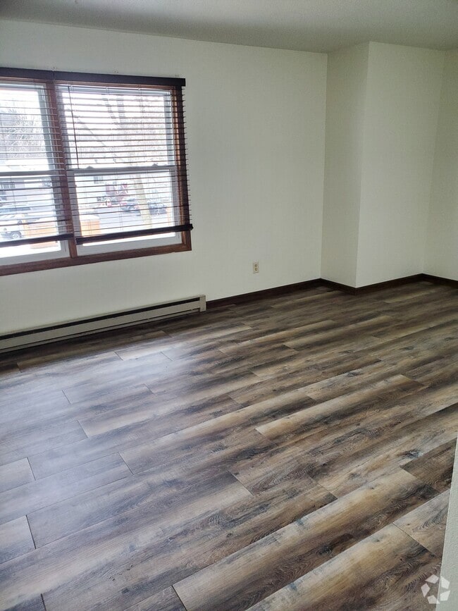 Building Photo - 2704 Nelson Dr