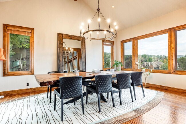 Foto del edificio - Magnificent Mountain Living in Jeremy Ranch