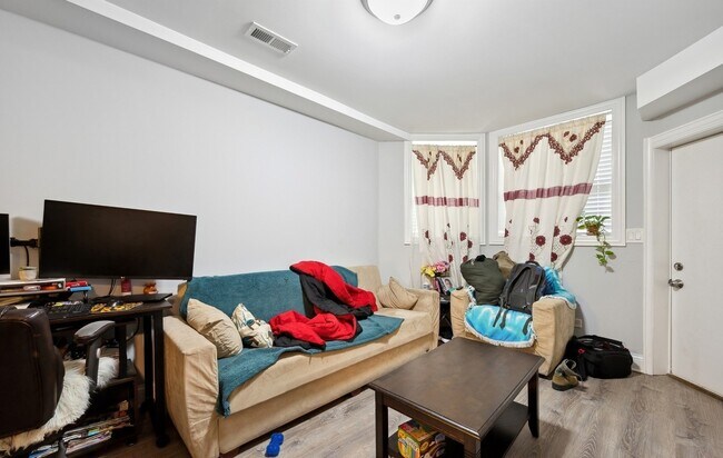 Foto del edificio - 1359 N Rockwell St