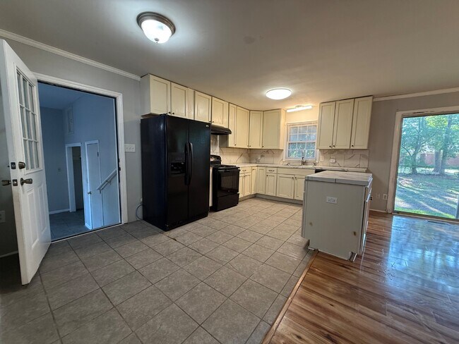 Building Photo - 209 Allendale Dr