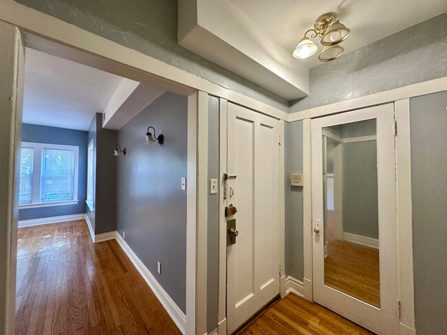 Building Photo - 4627 N Monticello Ave