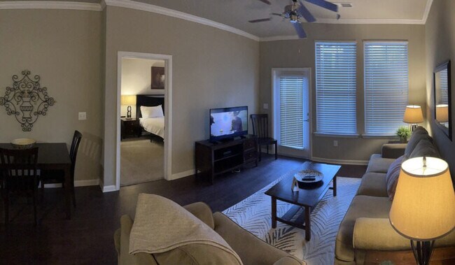 Foto del edificio - 460 Seven Farms Drive