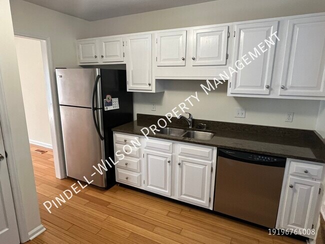 Foto del edificio - 6680 English Ivy Ln