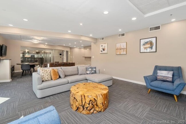 Building Photo - 180 Broad St