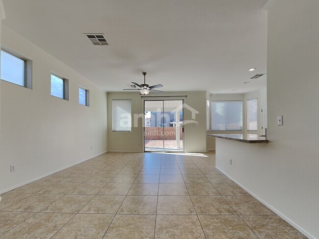 Foto del edificio - 9233 Lowery Point Ct