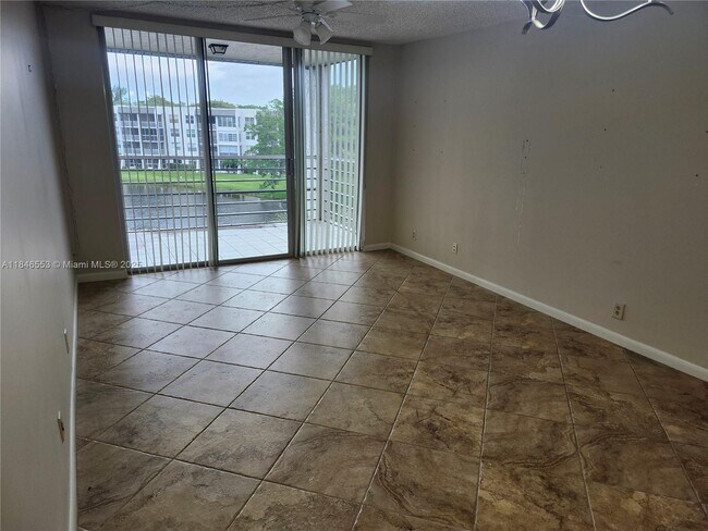 Building Photo - 9311 Orange Grove Dr