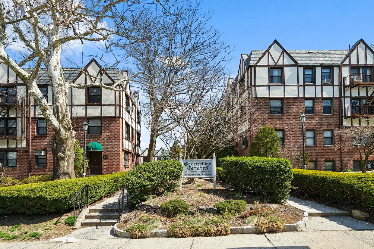 Welcome To 3 Greenridge #D8! - 3 Greenridge Avenue