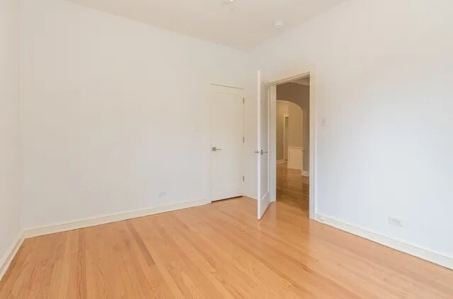 Foto del edificio - 910 Lake St