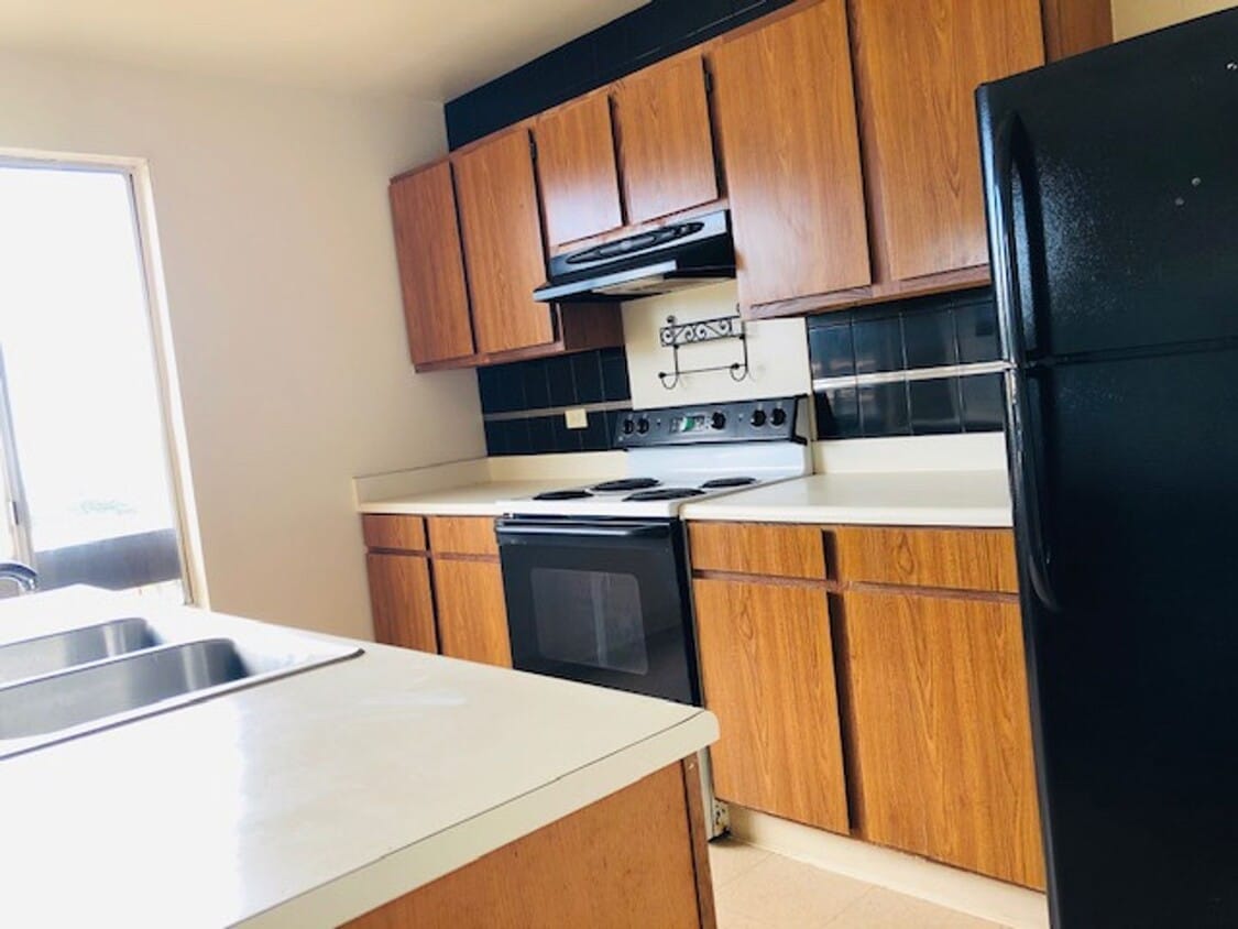Foto del edificio - 2 Bedroom, 1 Bathroom and 2 Parking (Paleh...