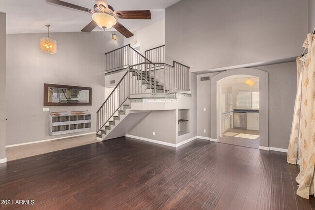 Building Photo - 1006 S Tiago Dr