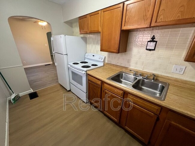 Building Photo - 397 S Chase Ave