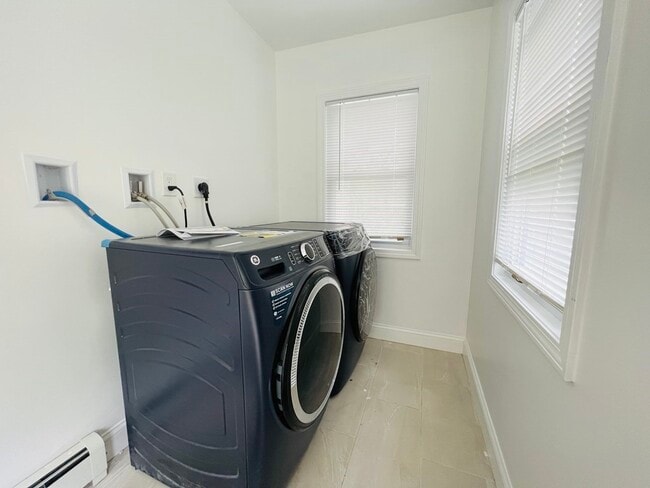 Building Photo - 30 Eatonia St