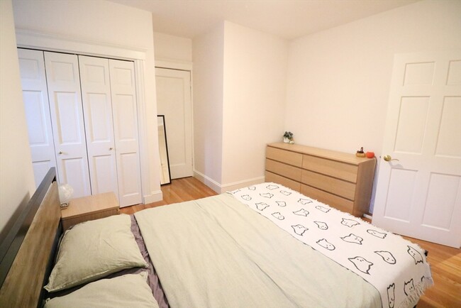 Foto del edificio - 30 Upland Rd