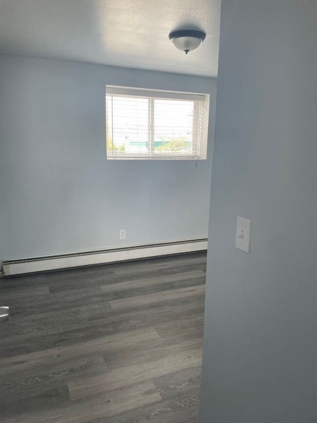Building Photo - 395 Anvil Dr