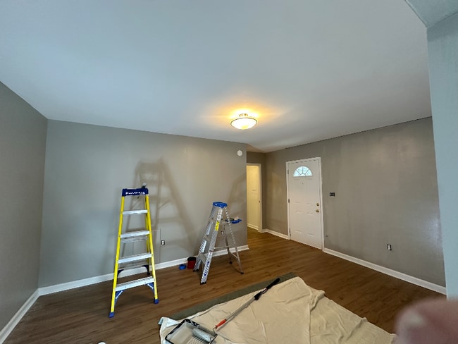 Building Photo - 338 N Hook Rd