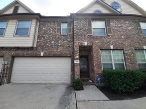Building Photo - 2945 Sandcastle Ln