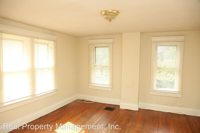 Foto del edificio - 3 br, 1 bath House - 1027 Carlton Ave