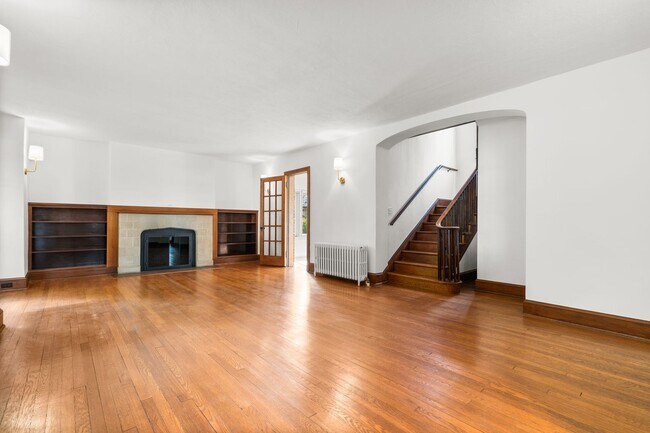 Foto del edificio - 3 Bed 2.5 Bath - Chevy Chase Colonial - Mo...