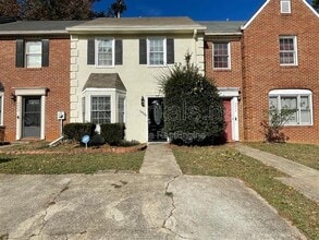 Building Photo - 2930 Governors Ct