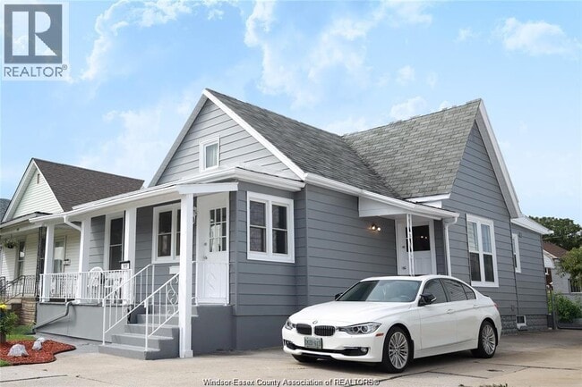 Building Photo - 935 Langlois Ave