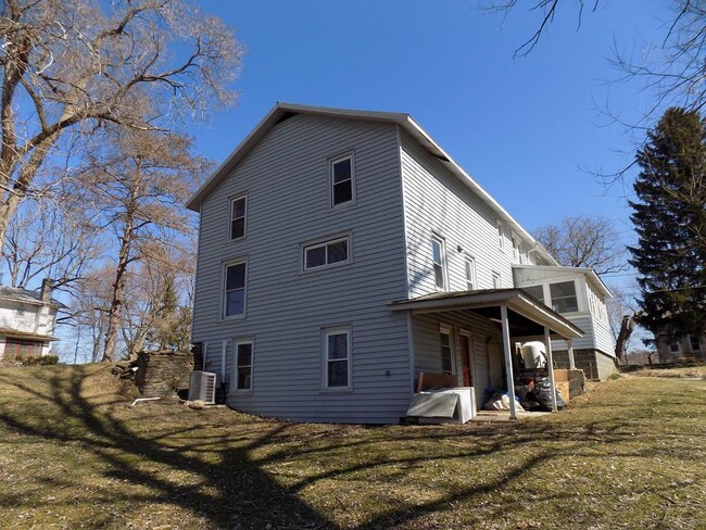 Building Photo - 5937 Fausold Rd