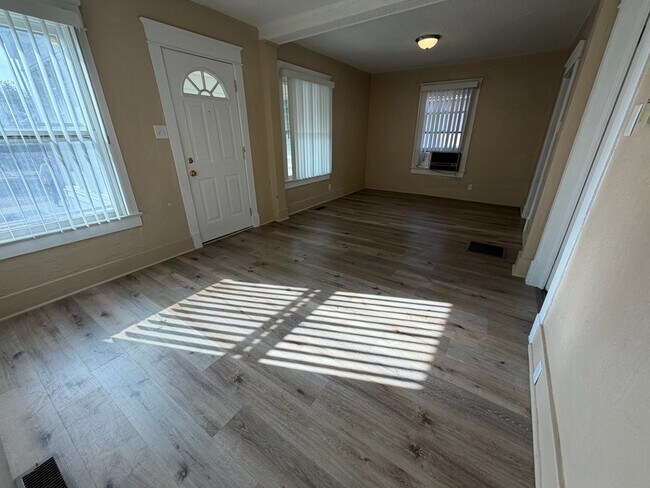 Foto del edificio - 1010 Ute Ave