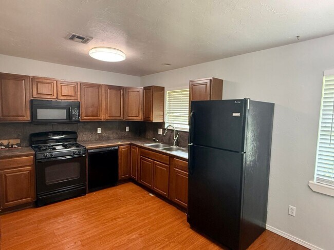 Foto del edificio - Cute 3 bed, 1 Bath in Central Edmond