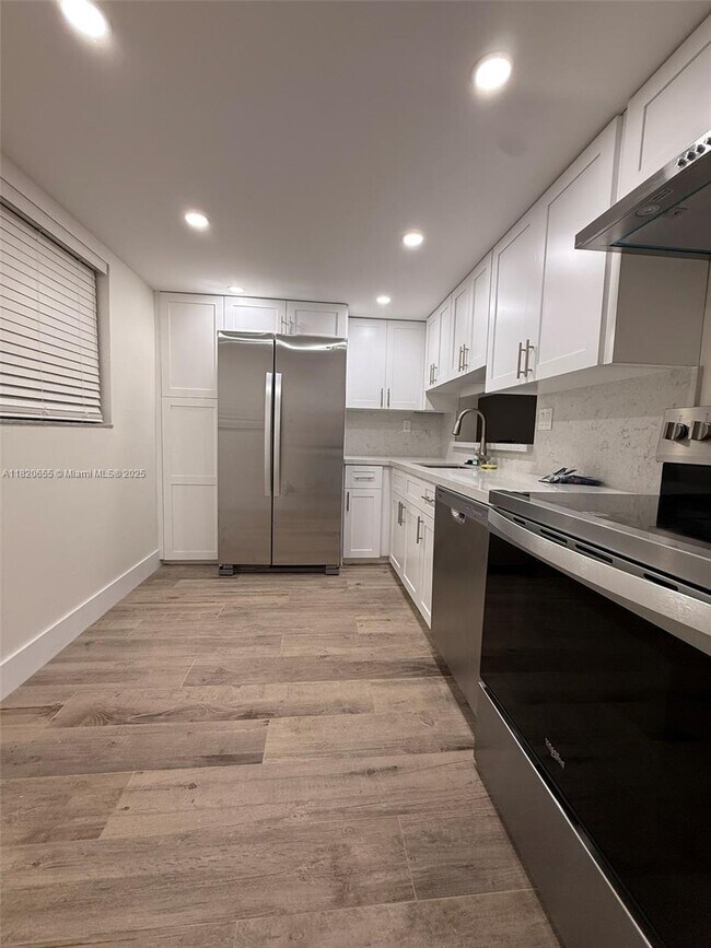 Foto del edificio - 8625 NW 8th St