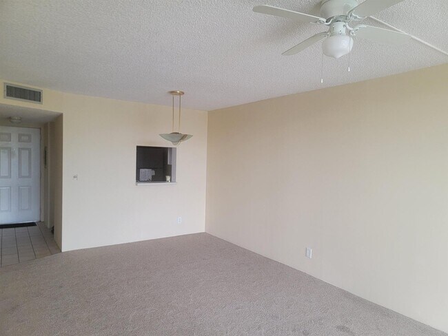 Foto del edificio - 7900 NW 50th St