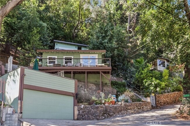 Building Photo - 432 Fernwood Pacific Dr