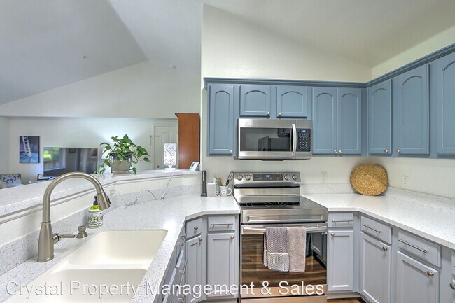 Building Photo - 2 br, 2 bath House - 495 River View Drive ...