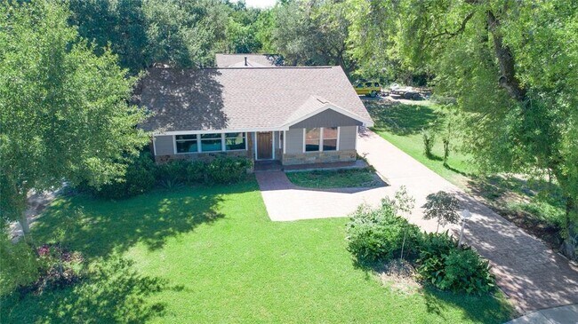 Building Photo - 5002 Old Spanish Trail